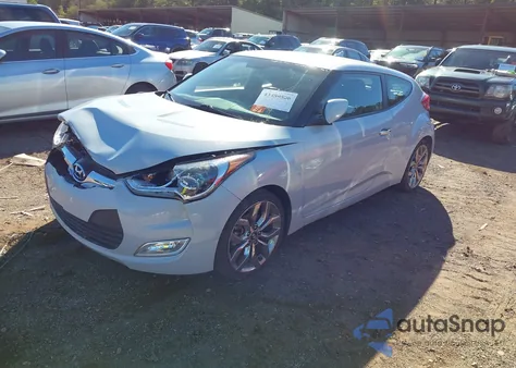 2015 Hyundai Veloster Re:flex z USA, uszkodzony, nr VIN KMHTC6AD8FU222307